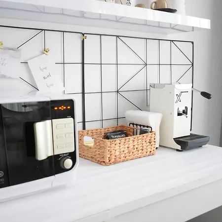 Feels Like - Flh Albania